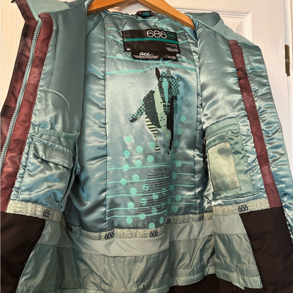 Women’s Plaid Ski/Snowboard Jacket - Picture 5 of 6